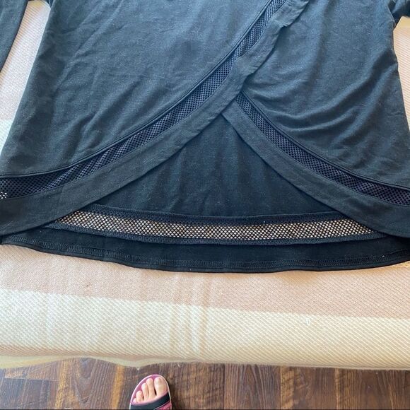 Kyodan Hooded Pullover Tulip Back Top - Picture 3 of 11